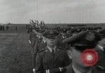 Standbild Aviation Kadetten auf der Parade an der Lackland AFB San Antonio Texas USA, 1950, aus Sekunde 30 historischem Filmmaterial Videoclip 65675077927