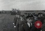 Standbild Aviation Kadetten auf der Parade an der Lackland AFB San Antonio Texas USA, 1950, aus Sekunde 33 historischem Filmmaterial Videoclip 65675077927