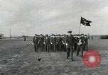 Standbild Aviation Kadetten auf der Parade an der Lackland AFB San Antonio Texas USA, 1950, aus Sekunde 44 historischem Filmmaterial Videoclip 65675077927
