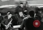 Standbild Aviation Kadetten in ihrer Freizeit Geselligkeit San Antonio Texas USA, 1950, aus Sekunde 5 historischem Filmmaterial Videoclip 65675077928