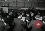 Standbild Aviation Kadetten in ihrer Freizeit Geselligkeit San Antonio Texas USA, 1950, aus Sekunde 14 historischem Filmmaterial Videoclip 65675077928
