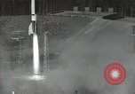 Standbild A4-Rakete Test starten Peenemunde Deutschland, 1942, aus Sekunde 7 historischem Filmmaterial Videoclip 65675077937