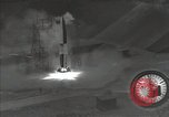 Standbild A-4 Rakete Crash Peenemunde Deutschland, 1942, aus Sekunde 13 historischem Filmmaterial Videoclip 65675077941