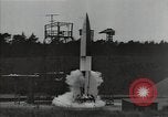 Standbild A-4 Rakete verliert die Kontrolle nach dem Start Peenemunde Deutschland, 1942, aus Sekunde 6 historischem Filmmaterial Videoclip 65675077946