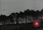 Standbild A-4 Rakete verliert die Kontrolle nach dem Start Peenemunde Deutschland, 1942, aus Sekunde 46 historischem Filmmaterial Videoclip 65675077946