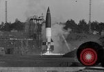 Standbild A-4 Rakete starten Peenemunde Deutschland, 1942, aus Sekunde 8 historischem Filmmaterial Videoclip 65675077950