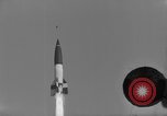 Standbild A-4 Rakete starten Peenemunde Deutschland, 1942, aus Sekunde 17 historischem Filmmaterial Videoclip 65675077950