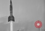Standbild DEUTSCH A-4 Rakete Peenemunde Deutschland, 1942, aus Sekunde 5 historischem Filmmaterial Videoclip 65675077955