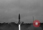 Standbild DEUTSCH A-4 Rakete Peenemunde Deutschland, 1942, aus Sekunde 6 historischem Filmmaterial Videoclip 65675077957