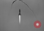 Standbild DEUTSCH A-4 Rakete Peenemunde Deutschland, 1942, aus Sekunde 9 historischem Filmmaterial Videoclip 65675077957