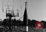 Standbild DEUTSCH A-4 Rakete Peenemunde Deutschland, 1943, aus Sekunde 1 historischem Filmmaterial Videoclip 65675077959