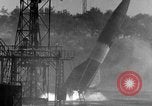 Standbild DEUTSCH A-4 Rakete Peenemunde Deutschland, 1943, aus Sekunde 9 historischem Filmmaterial Videoclip 65675077959