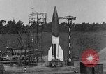 Immagine di A-4 missile perdite di colpi Peenemunde Germania, 1943, secondo 1 filmato di repertorio 65675077960