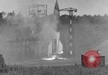 Immagine di A-4 missile perdite di colpi Peenemunde Germania, 1943, secondo 13 filmato di repertorio 65675077960