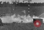 Immagine di A-4 missile perdite di colpi Peenemunde Germania, 1943, secondo 17 filmato di repertorio 65675077960