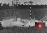 Immagine di A-4 missile perdite di colpi Peenemunde Germania, 1943, secondo 18 filmato di repertorio 65675077960