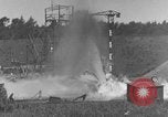 Immagine di A-4 missile perdite di colpi Peenemunde Germania, 1943, secondo 25 filmato di repertorio 65675077960