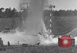 Immagine di A-4 missile perdite di colpi Peenemunde Germania, 1943, secondo 28 filmato di repertorio 65675077960