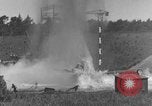 Immagine di A-4 missile perdite di colpi Peenemunde Germania, 1943, secondo 29 filmato di repertorio 65675077960