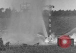 Immagine di A-4 missile perdite di colpi Peenemunde Germania, 1943, secondo 31 filmato di repertorio 65675077960