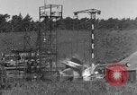 Immagine di A-4 missile perdite di colpi Peenemunde Germania, 1943, secondo 38 filmato di repertorio 65675077960