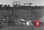 Immagine di A-4 missile perdite di colpi Peenemunde Germania, 1943, secondo 39 filmato di repertorio 65675077960