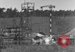 Immagine di A-4 missile perdite di colpi Peenemunde Germania, 1943, secondo 40 filmato di repertorio 65675077960
