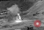 Standbild A-4 Rakete Fehlzündungen Peenemunde Deutschland, 1943, aus Sekunde 8 historischem Filmmaterial Videoclip 65675077961
