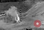 Standbild A-4 Rakete Fehlzündungen Peenemunde Deutschland, 1943, aus Sekunde 9 historischem Filmmaterial Videoclip 65675077961