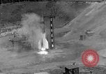 Standbild A-4 Rakete Fehlzündungen Peenemunde Deutschland, 1943, aus Sekunde 10 historischem Filmmaterial Videoclip 65675077961