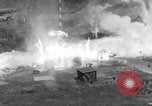 Standbild A-4 Rakete Fehlzündungen Peenemunde Deutschland, 1943, aus Sekunde 20 historischem Filmmaterial Videoclip 65675077961