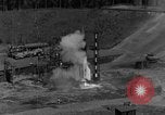 Standbild A-4 Rakete Fehlzündungen Peenemunde Deutschland, 1943, aus Sekunde 1 historischem Filmmaterial Videoclip 65675077962
