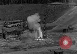 Standbild A-4 Rakete Fehlzündungen Peenemunde Deutschland, 1943, aus Sekunde 3 historischem Filmmaterial Videoclip 65675077962