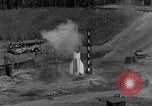 Standbild A-4 Rakete Fehlzündungen Peenemunde Deutschland, 1943, aus Sekunde 10 historischem Filmmaterial Videoclip 65675077962