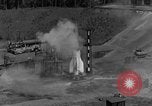 Standbild A-4 Rakete Fehlzündungen Peenemunde Deutschland, 1943, aus Sekunde 13 historischem Filmmaterial Videoclip 65675077962