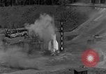 Standbild A-4 Rakete Fehlzündungen Peenemunde Deutschland, 1943, aus Sekunde 14 historischem Filmmaterial Videoclip 65675077962