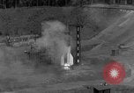 Standbild A-4 Rakete Fehlzündungen Peenemunde Deutschland, 1943, aus Sekunde 19 historischem Filmmaterial Videoclip 65675077962