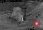 Standbild A-4 Rakete Fehlzündungen Peenemunde Deutschland, 1943, aus Sekunde 20 historischem Filmmaterial Videoclip 65675077962