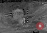 Standbild A-4 Rakete Fehlzündungen Peenemunde Deutschland, 1943, aus Sekunde 24 historischem Filmmaterial Videoclip 65675077962