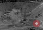 Standbild A-4 Rakete Fehlzündungen Peenemunde Deutschland, 1943, aus Sekunde 29 historischem Filmmaterial Videoclip 65675077962