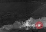Standbild A-4 Rakete Fehlzündungen Peenemunde Deutschland, 1943, aus Sekunde 62 historischem Filmmaterial Videoclip 65675077962