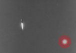 Standbild A-4 Rakete Fehlzündungen Peenemunde Deutschland, 1943, aus Sekunde 17 historischem Filmmaterial Videoclip 65675077963