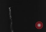 Standbild A-4 Rakete Fehlzündungen Peenemunde Deutschland, 1943, aus Sekunde 55 historischem Filmmaterial Videoclip 65675077963