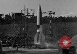Standbild A-4 Rakete Zündaussetzer Peenemunde Deutschland, 1943, aus Sekunde 5 historischem Filmmaterial Videoclip 65675077965