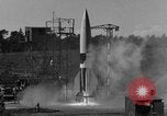 Standbild A-4 Rakete Zündaussetzer Peenemunde Deutschland, 1943, aus Sekunde 12 historischem Filmmaterial Videoclip 65675077965