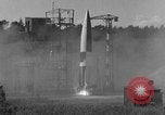Standbild A-4 Rakete Zündaussetzer Peenemunde Deutschland, 1943, aus Sekunde 15 historischem Filmmaterial Videoclip 65675077965