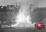Standbild A-4 Rakete Zündaussetzer Peenemunde Deutschland, 1943, aus Sekunde 29 historischem Filmmaterial Videoclip 65675077965