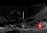 Immagine di A-4 missile perdite colpi Peenemunde Germania, 1943, secondo 3 filmato di repertorio 65675077966