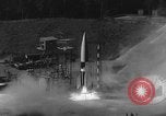 Immagine di A-4 missile perdite colpi Peenemunde Germania, 1943, secondo 25 filmato di repertorio 65675077966