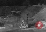 Immagine di A-4 missile perdite colpi Peenemunde Germania, 1943, secondo 42 filmato di repertorio 65675077966